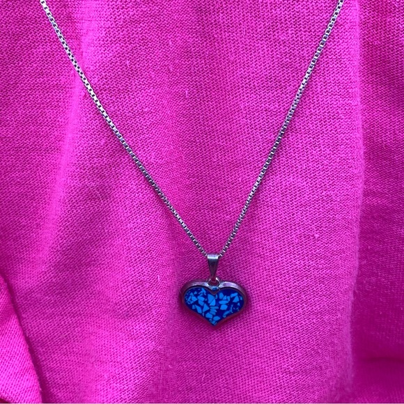 ANTIQUE Turquoise 925 chip heart w/ Sterling chain, EUC - Picture 2 of 8